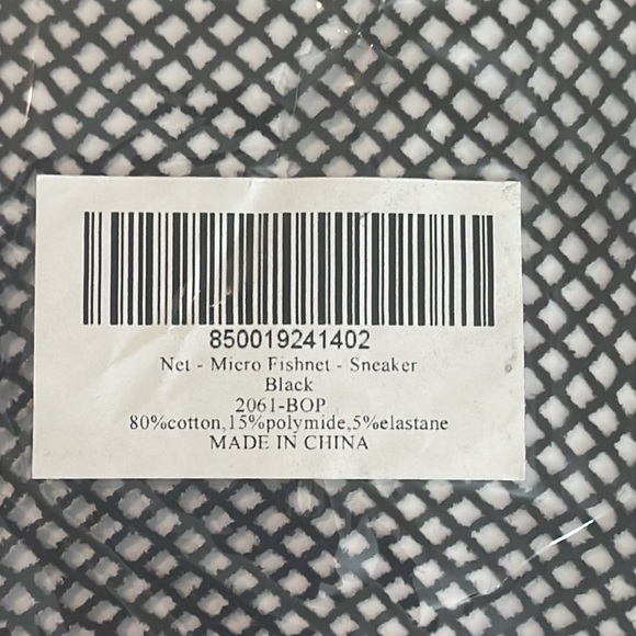 NWT Stems Luxury for Legs Ultra Soft Fishnet Sneaker Socks NWT - Picture 2 of 3